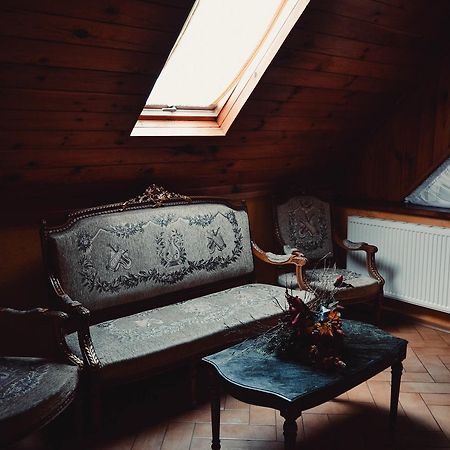 Tri Dorogi Hotel Lviv Bagian luar foto