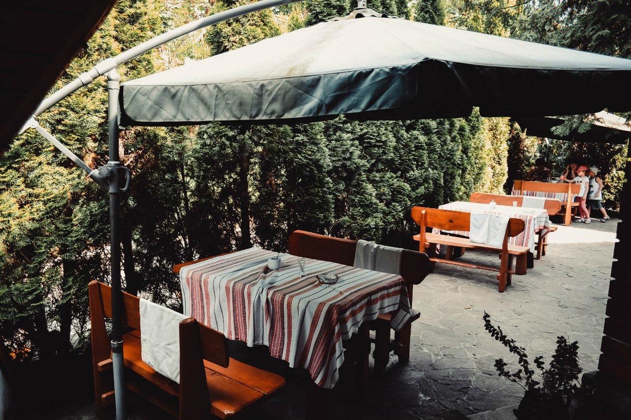 Tri Dorogi Hotel Lviv Bagian luar foto