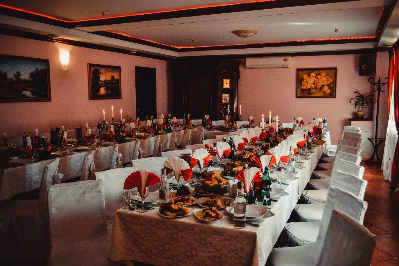 Tri Dorogi Hotel Lviv Bagian luar foto