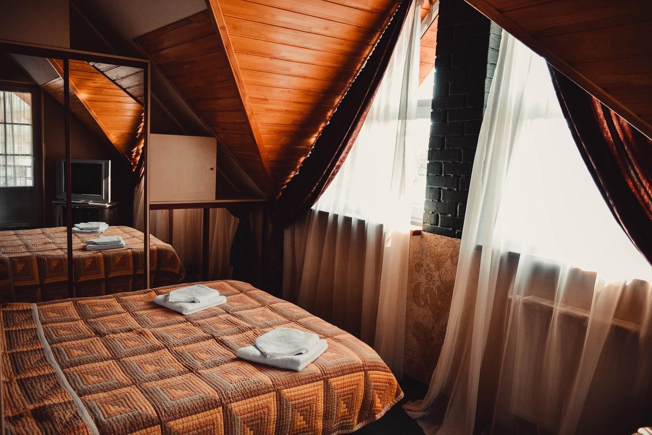 Tri Dorogi Hotel Lviv Bagian luar foto